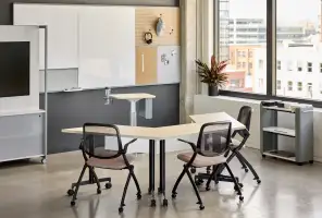 chicago-showroom-2024-zone17-rolli-aidin-perks-dock-chaddy-education-training-mobile-04