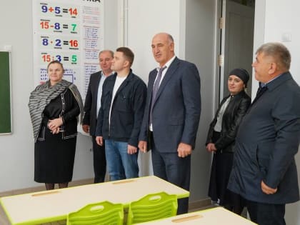 Артем Бичаев передал спортинвентарь для учеников школы в Хунзахском районе