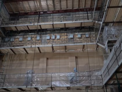 В Азербайджанском театре идет монтаж сцены