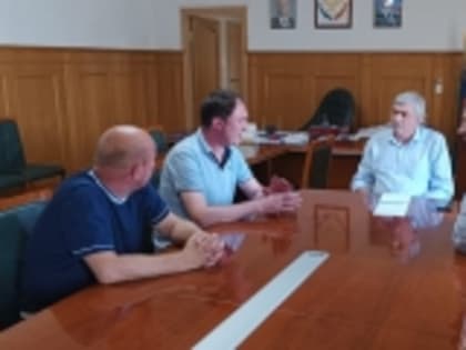 Глава Новолакского района Мамати Гамзатов провел личный прием граждан