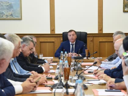 Заур Аскендеров провел совещание по актуальным вопросам деятельности парламента РД