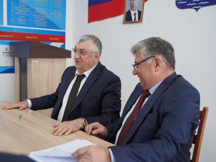 Глава Кизилюрта встретился с новым депутатским составом