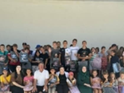 Председатель Союза женщин РД Интизар Мамутаева посетила детей из Запорожской области