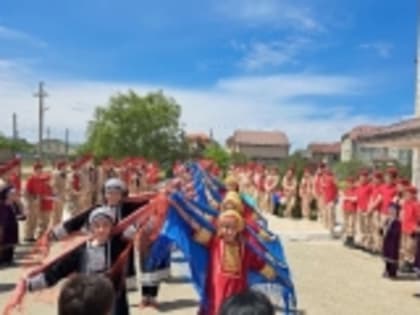 В Новолакском районе прошло торжественное мероприятие приема учащихся школ в общественное движение «ЮНАРМИЯ»