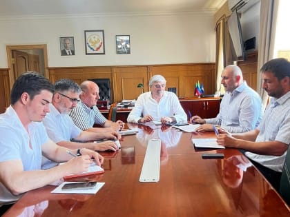 В Новолакском районе под председательством главы муниципалитета Мамати Гамзатова обсудили актуальные вопросы