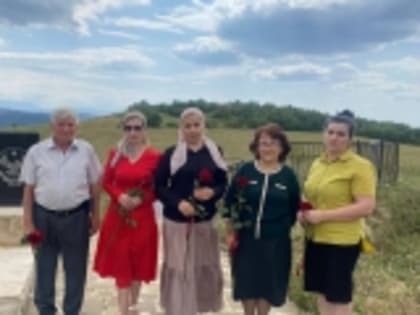 В Новолакском районе на высоте 715.3 «Телевышка» прошло мероприятие, посвящённое Дню государственного флага РФ