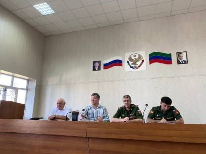 Встреча с активом с. Карабудахкент по вопросам контрактной военной службы