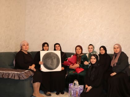 В Казбековском районе стартовал цикл передач «В гостях у матери героя»