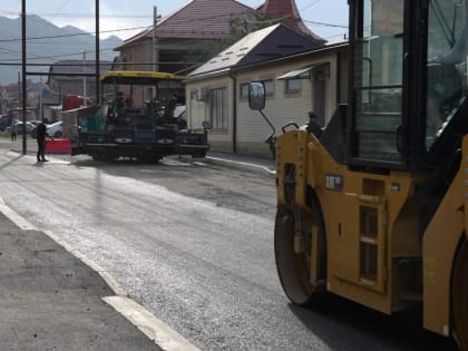 Завершение работ по асфальтированию в Ленинкенте