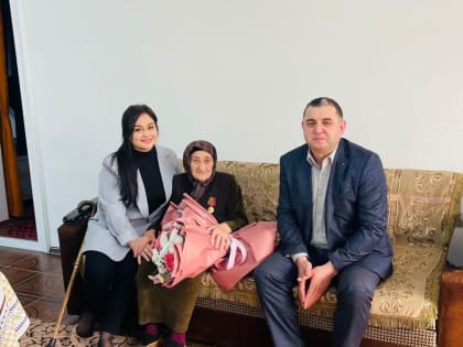 Власти Хасавюртовского района с выездом в поселения вручают Юбилейные медали « 80 лет Победы» ветеранам – труженикам тыла