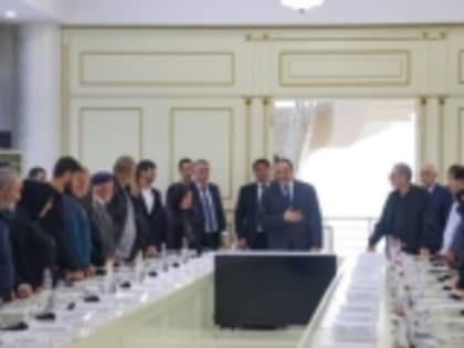 Глава Дагестана встретился с семьями погибших военнослужащиx