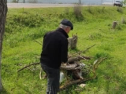 Районная администрация Новолакского района и администрации 13 сельских поселений МО дружно вышли на общереспубликанский субботник, который прошел 29 апреля