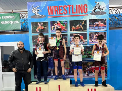 В Ленинауле Казбековского района прошло первенство села по вольной борьбе