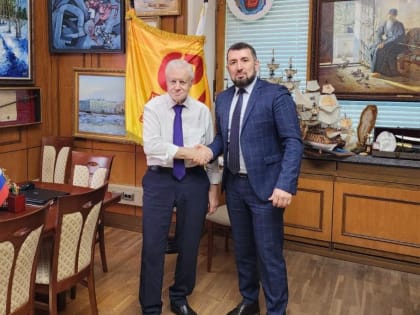 Депутат парламента Дагестана Шамиль Омаров встретился с председателем партии «Справедливая Россия - За правду» Сергеем Мироновым