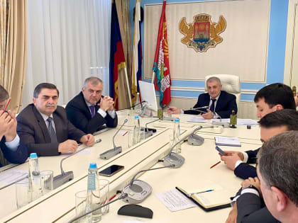Ризван Газимагомедов провёл совещание с руководителями структурных подразделений администрации