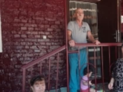 Своим вниманием соцработники Новолакского КЦСОН приносят в мир доброту