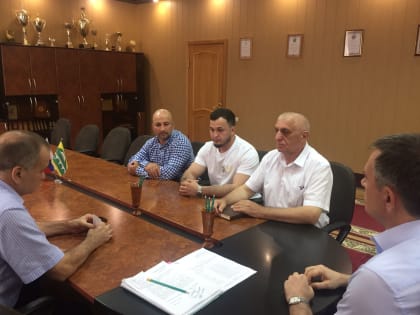 В администрации Сулейман-Стальского района состоялись встречи с участниками СВО