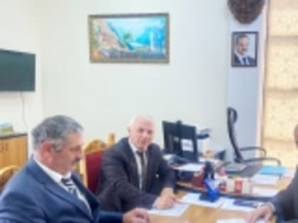 Мухтарахмед Ахмедов провёл встречу с руководителем Клиентской службы Социального фонда России по РД в Гумбете Нурухмой Магомедовым