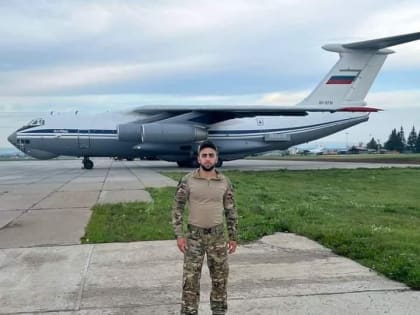 Медалями Суворова и «За боевые отличия» награжден старший прапорщик Рагим Насиров