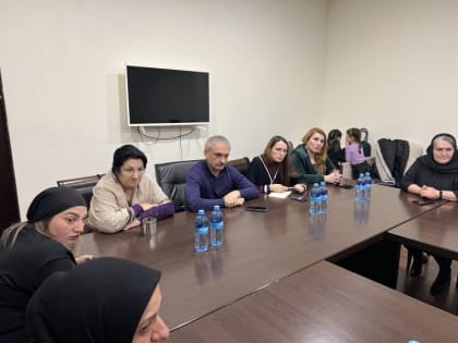 Энрик Муслимов встретился с представителями сообщества «Сила матерей»