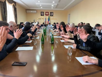 В конференц-зале администрации Буйнакского района состоялась 18-я внеочередная сессия депутатов Собрания МР «Буйнакский район».