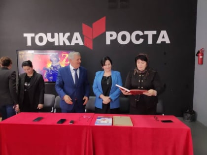 Учащиеся МКОУ «Новокулинская СОШ №2» им. Амет-хана Султана стали победителями и призерами конкурса сочинений, проведенного Общероссийской общественной организацией «Российская Акад