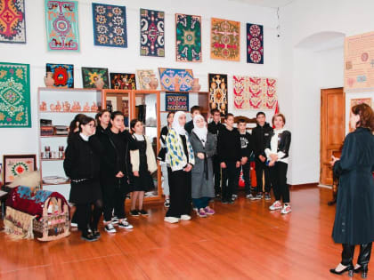 В День народного единства в Кайтагском районе прошла выставка-экскурсия для юных кайтагцев