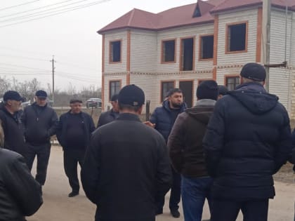 В Ашага-Стальском СП на сходе жителей обсудили проблемы электроснабжения