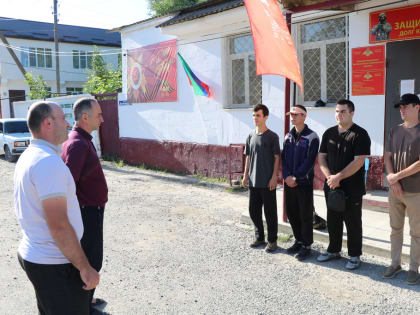 Последняя отправка срочников весеннего призыва на военную службу прошла в Казбековском районе