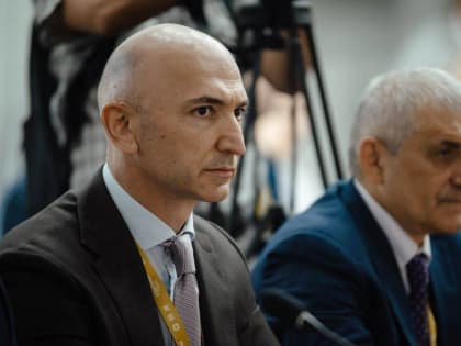 Вице-премьер РД Ризван Газимагомедов встретился с послами зарубежных стран на Курской Коренской ярмарке