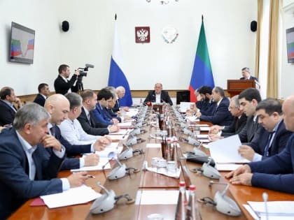 Абдулмуслим Абдулмуслимов провел заседание Комиссии по противодействию незаконному обороту промышленной продукции