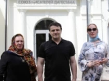 Гамзат Изудинов принял участие в съемках телеочерка о народном поэте Дагестана Абасил Магомеде