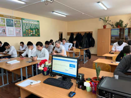 В Дагестане очный этап Всероссийского «Диктанта ЖКХ» «Единой России» прошел на 55 площадках