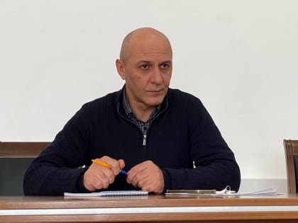 В зале заседаний администрации района состоялось плановое совещание с участием глав сельских поселений, руководителей учреждений и структурных подразделений администрации района