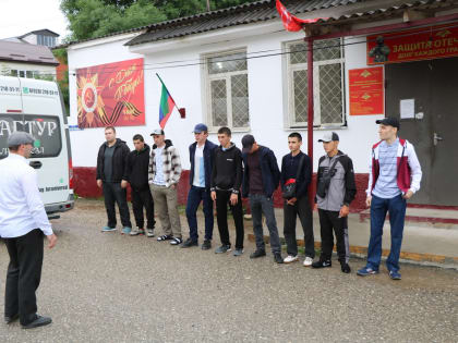 Очередная группа Казбековских призывников отправлена на срочную службу   