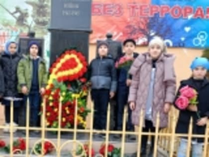 Акцию «Дорога к обелиску», приуроченную ко Дню Героев Отечества, провели в селе Мехельта
