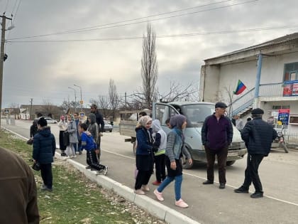 Жители трех сел Казбековского района провели субботник по улучшению санитарного состояния придорожных участков в преддверии месяца Рамадан