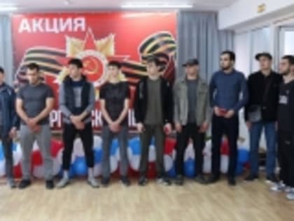 Военком Гумбетовского и Казбековского районов Арсен Магомедов обратился к призывникам с напутственной речью
