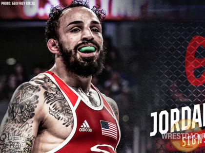 Экс-борец сборной США перешел в смешанные единоборства