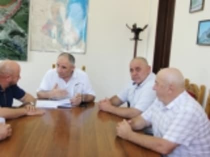 В администрации Гумбета встретились с бойцом СВО Абдусаламом Нурмагомедовым