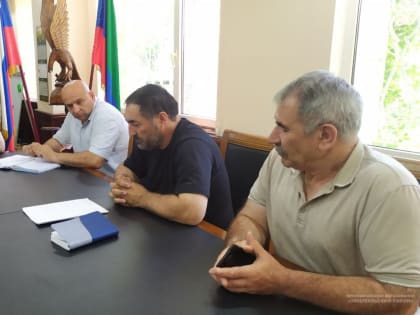 Состоялось совещание по итогам вчерашней совместной рейдовой работы по увеличению доходов консолидированного бюджета МО «Унцукульский район»