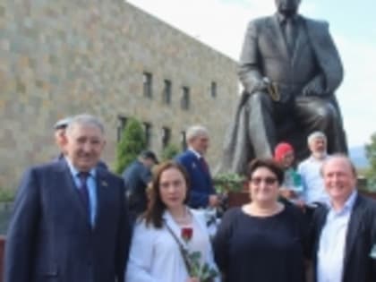 Сайгидахмед Ахмедов встретился с советником Президента России Владимиром Толстым