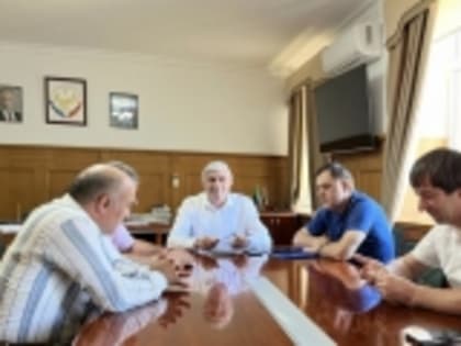 В администрации Новолакского района прошла встреча с кандидатом на военную контрактную службу