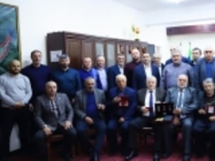 Галип Галипов провёл встречу с родными воина СВО из села Верхнее Инхо, кавалера ордена Мужества Магомедамина Дибирова