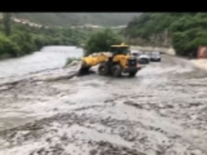 После схода селевых масс республиканская дорога около села Нижнее Инхо открыта