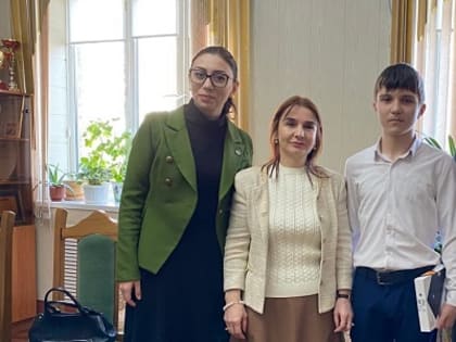 Аида Далгатова посетила школу-интернат IV вида Махачкалы