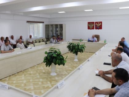 В администрации Докузпаринского района прошло очередное еженедельное совещание