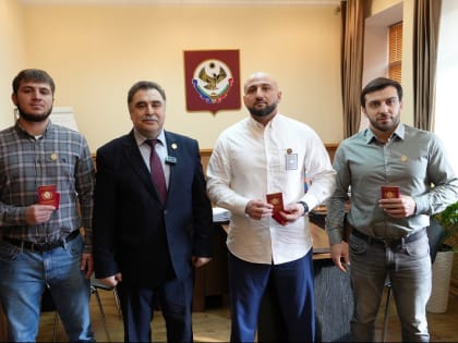 Работников Управления торговли, предпринимательства и рекламы наградили почётными знаками имени генерала Танкаева