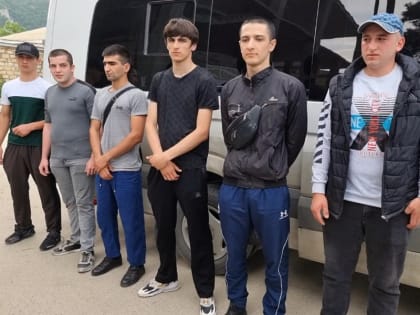 49 призывников из Кайтагского и Дахадаевского районов отправлено в ряды Российской Армии