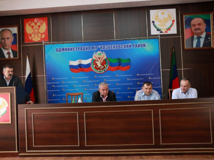 Глава Казбековского района провел очередное заседание призывной комиссии